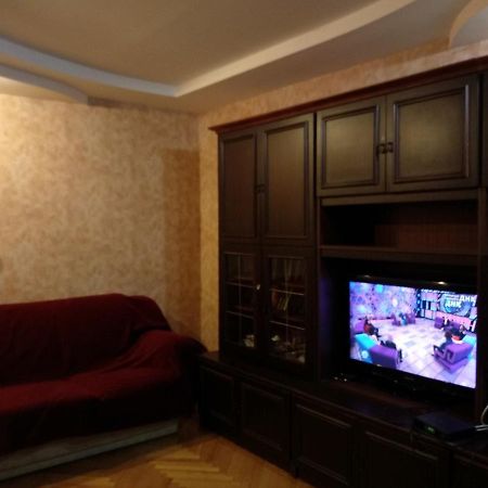 4-X Apartments Center Wi-Fi С 3-Мя Спальнями 95М2 Cherníhiv Exterior foto