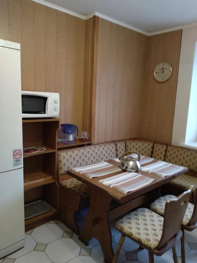 4-X Apartments Center Wi-Fi С 3-Мя Спальнями 95М2 Cherníhiv Exterior foto