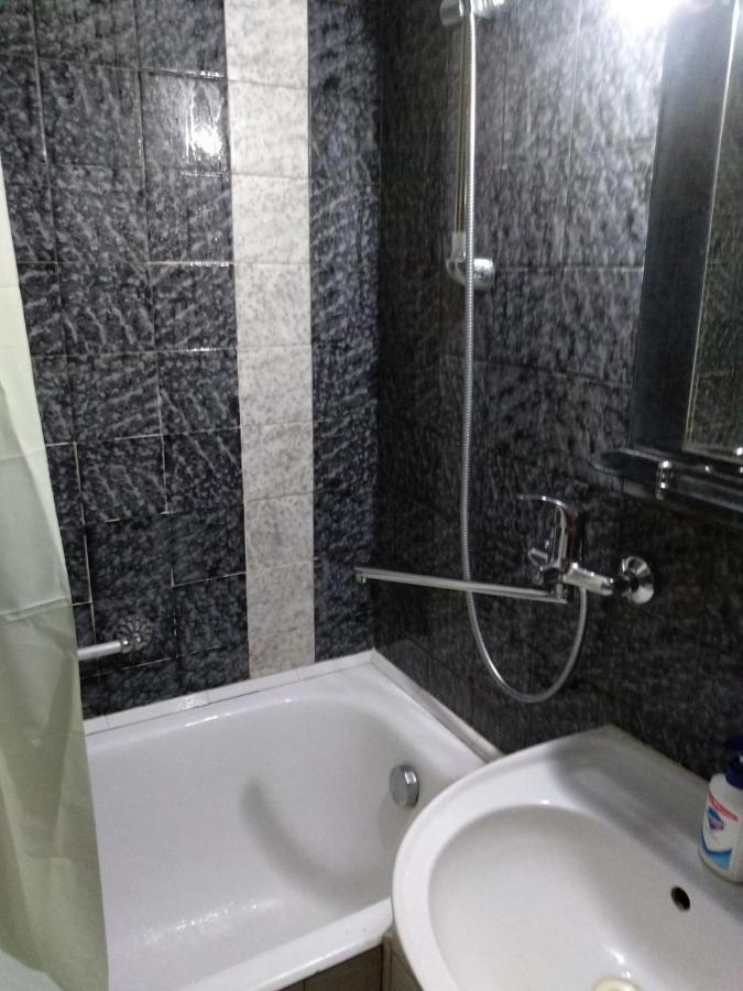 4-X Apartments Center Wi-Fi С 3-Мя Спальнями 95М2 Cherníhiv Exterior foto